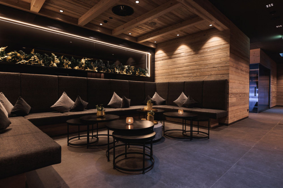 Alpenhotel21models 44