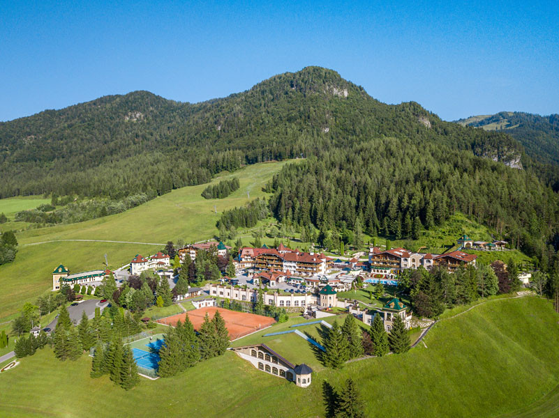 Der Laerchenhof Gesamtaufnahme Sommer