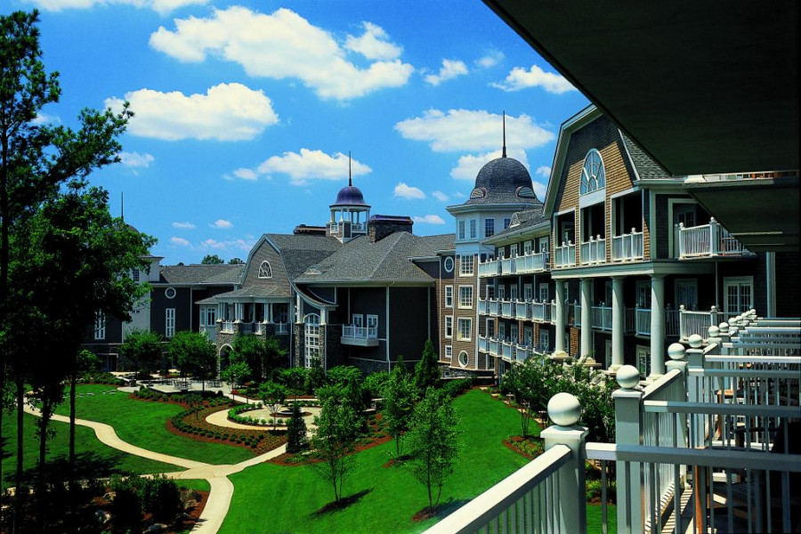 Ritz Carlton Lodge side view