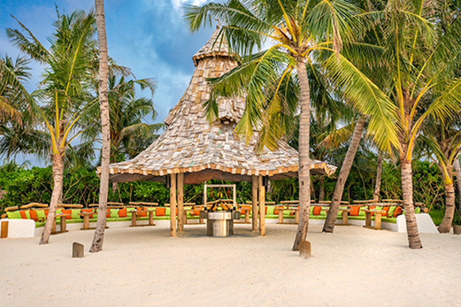 Soneva Jani So Primitive Restaurant side view taken by Sandro Bruecklmeier