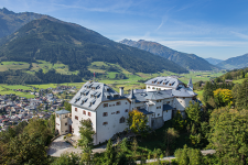 Schloss Hinten 01 Dr. Brundl
