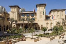 Hotel Exterior Day Overview klein