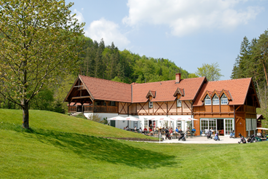 6 Adamstal Clubhaus