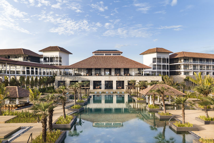 Lagoon Pool © Anantara Hotels, Resorts & Spas (8)