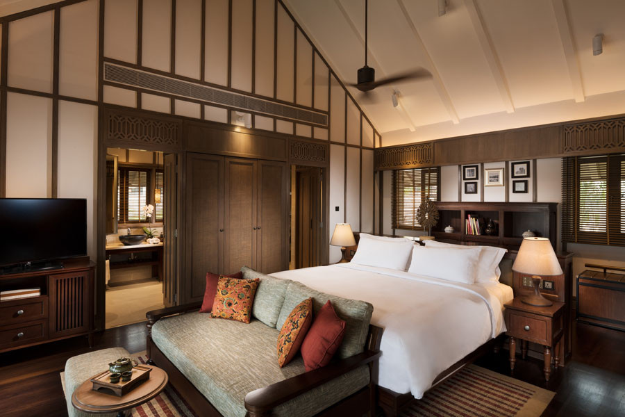 One Bedroom Lagoon Pool Villa Bedroom © Anantara Hotels, Resorts & Spas (7)
