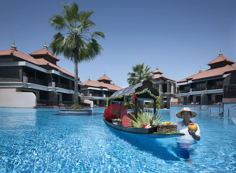 Anantara The Palm Dubai Resort Restaurant  kayak © Anantara Hotels, Resorts & Spas