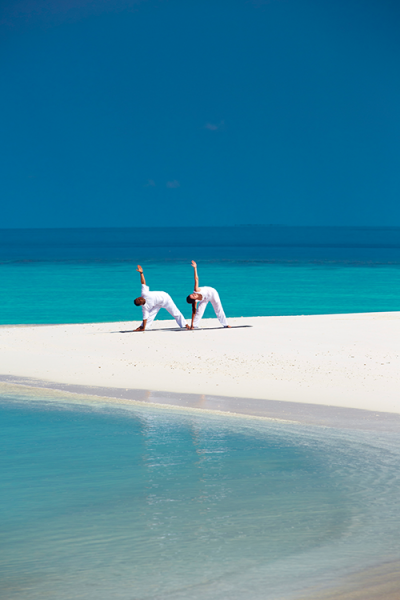 69298413 H1 Yogaonthebeachportrait