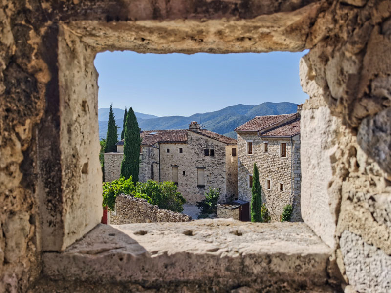 Häuser Südfrankreich AdobeStock 377921522