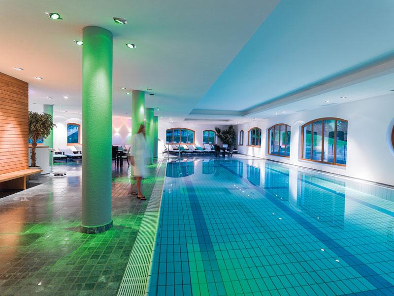 Entspannen im Hallenbad