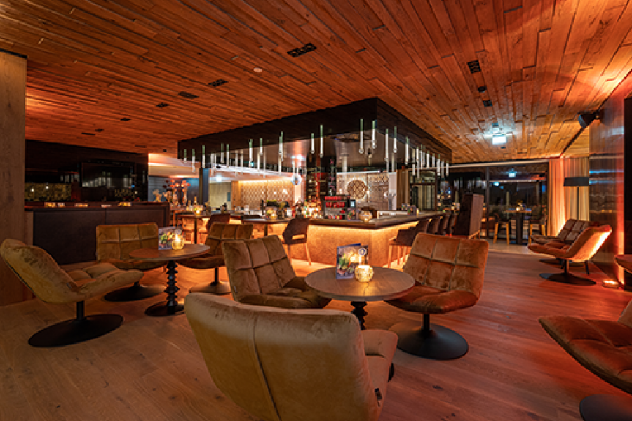 Bar 07 2021 Lorenz Masser DSC9012