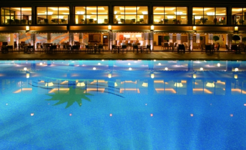 HDC PISCINA PRINCIPAL NOCHE