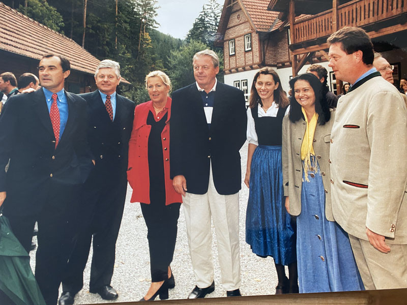 Ehrengäste bei der Eröffung 1998 v.l. Franz Wittman, LR Ernest Gabmann,  Christine und Franz Vranitzky, Rolanda Wittmann, Martina und Hans Zöchling