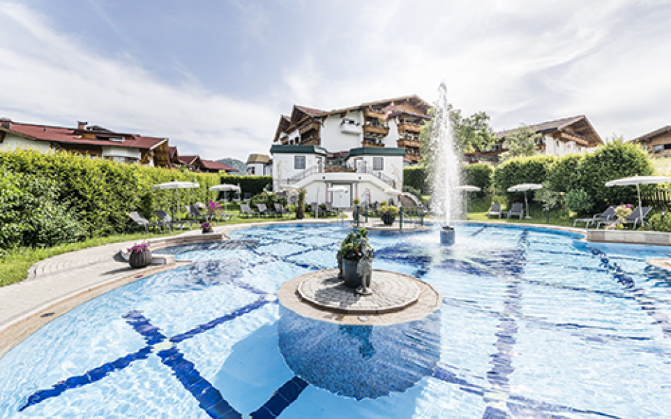 freibadeanlage im hotel peternhof c hannes niederkofler peternhof