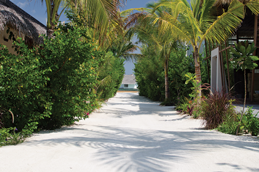 Jumeirah Vittaveli Island Walkway