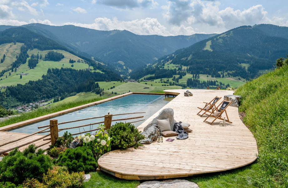 priesteregg natur pool hotel chalets wellness spa berge oesterreich