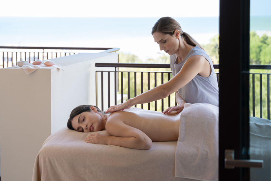 Massage in der Suite Savoy Beach Hotel Thermal Spa