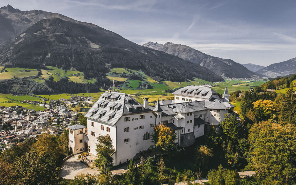 Schloss Mittersill Aussenansicht Sommer 1 2 2