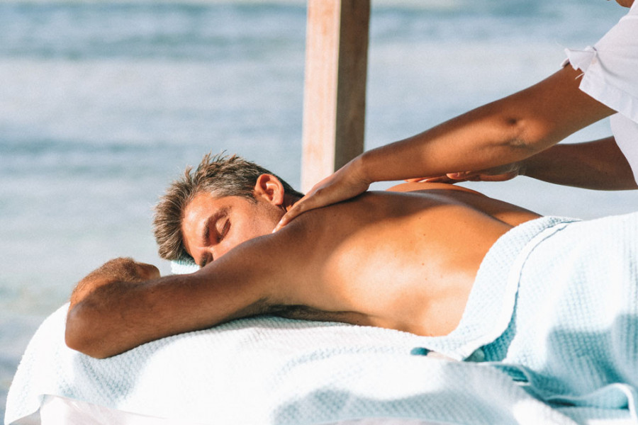 Idyllic outdoor spa treatment2