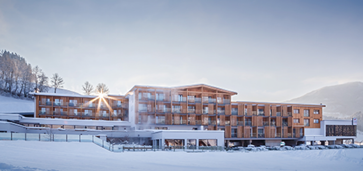 HoheSalve Fassade Sonnenaufgang Lukas Rubisoier