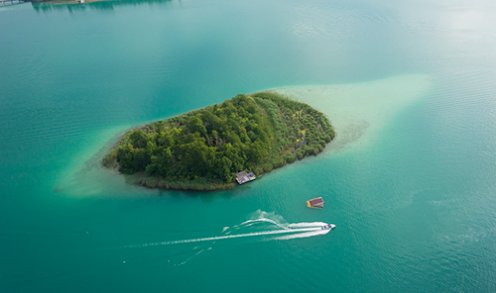 Kapuzinerinsel mit Boot cwoerthersee2.com Steinthaler Gert